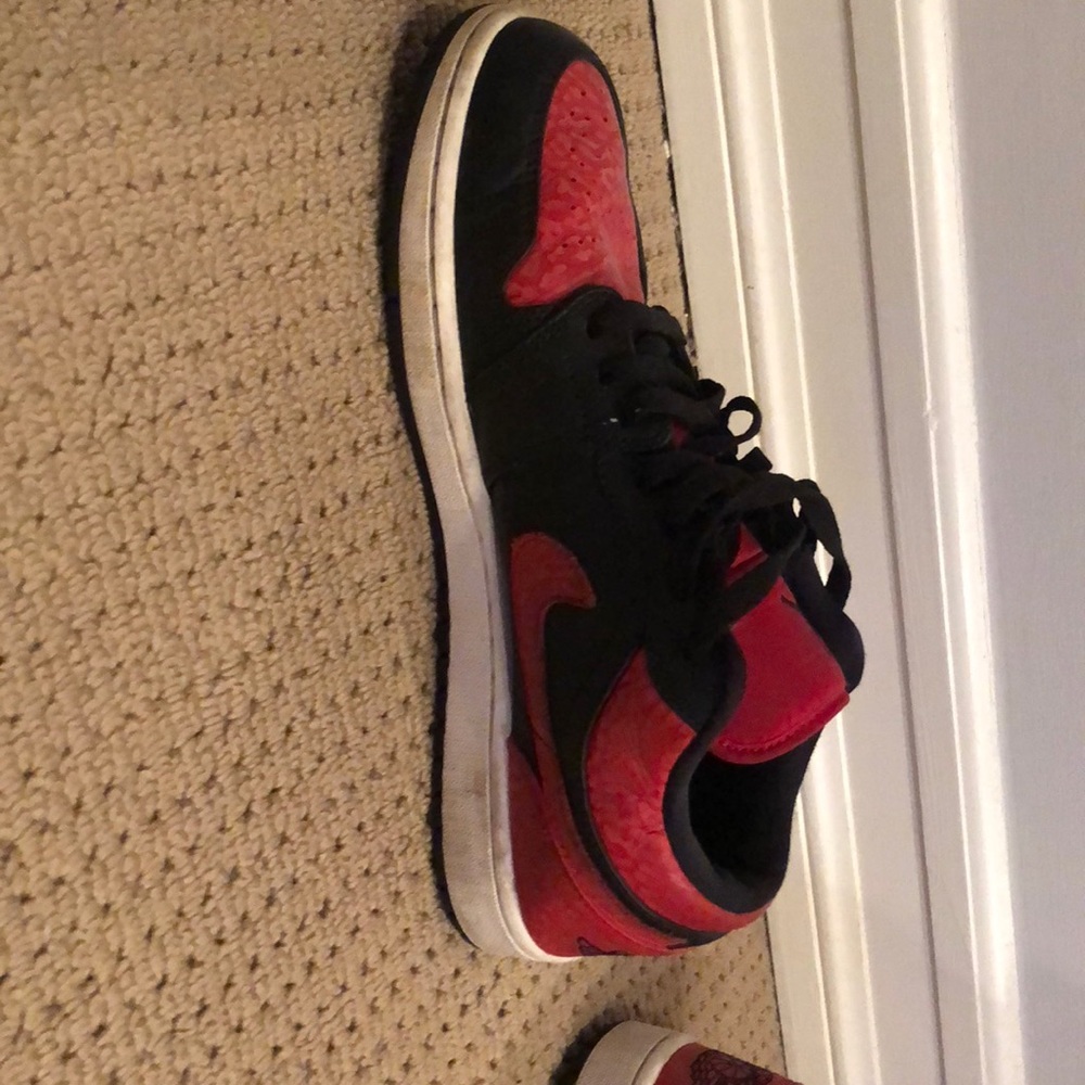 Sneakers - Picture 4 of 8